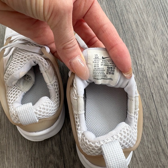 Toddler Nike Sneaker with Elastic Laces 10 - Picture 6 of 6
